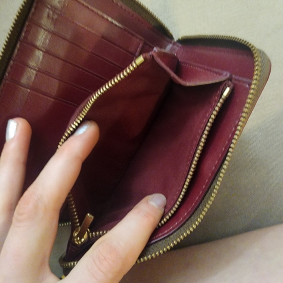 Coach Prairie Floral Accordion Zip Wallet With Red Leather Interior - Picture 6 of 7